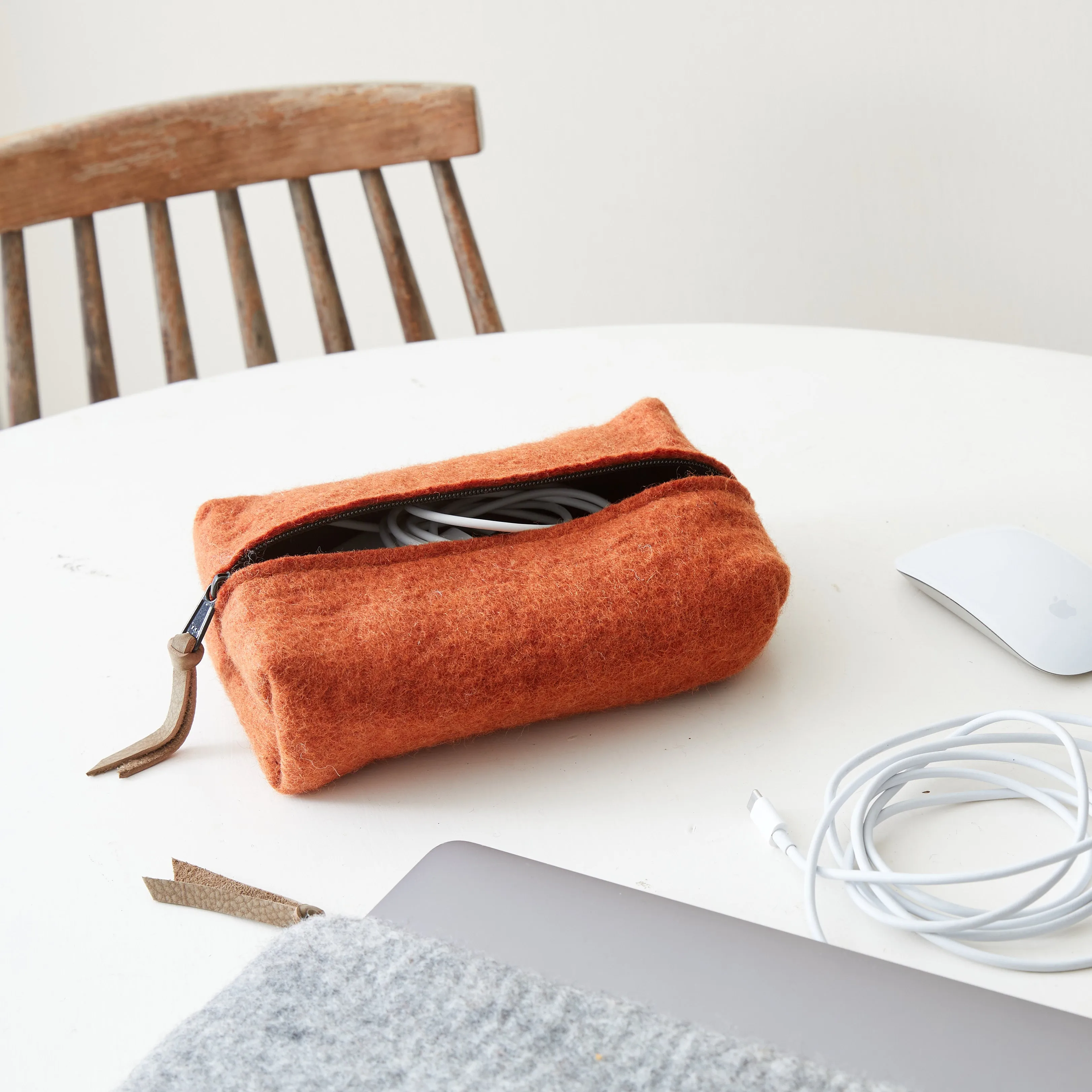 BIDYUT Boxy Felt Pouch Desk Tidy (WS)