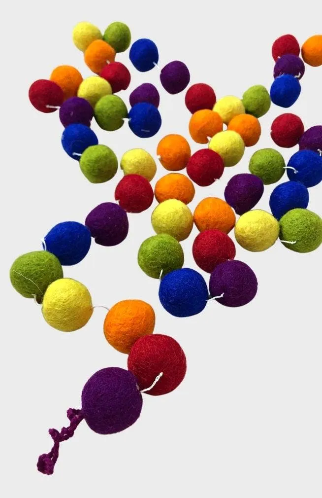 Handfelted Ball Garland - Natural