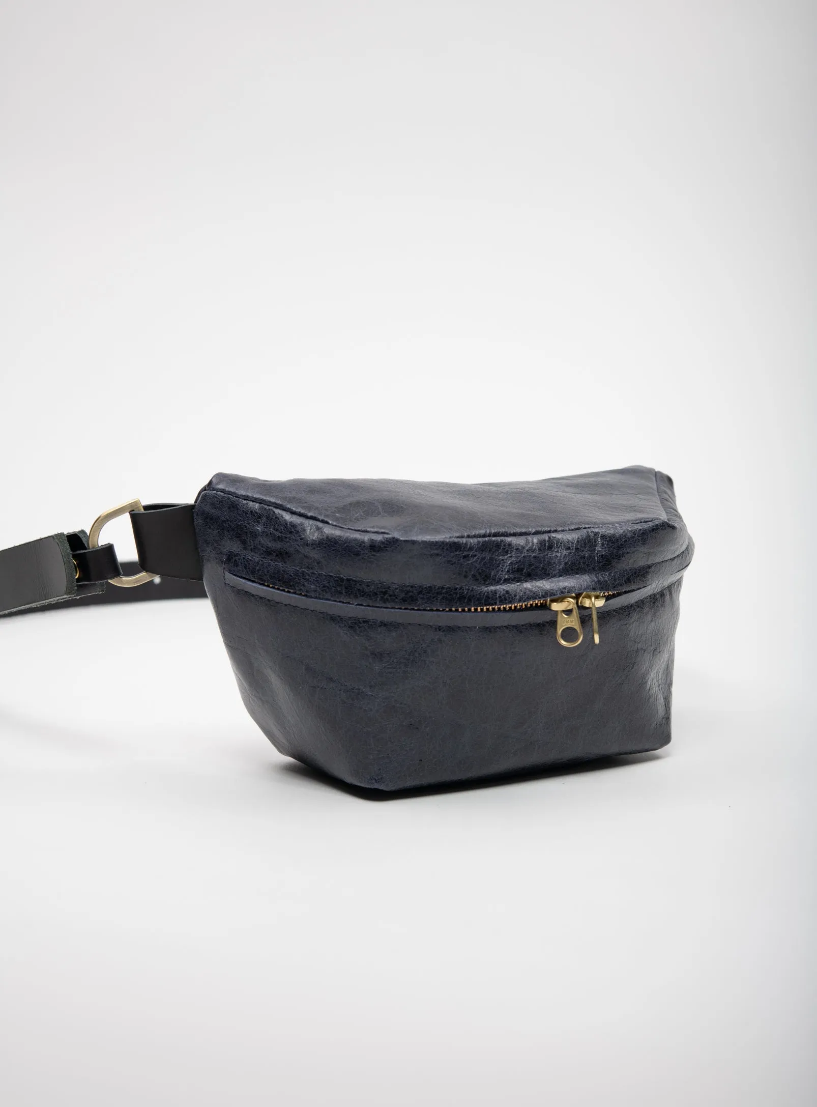 Leather fanny pack MUSA model