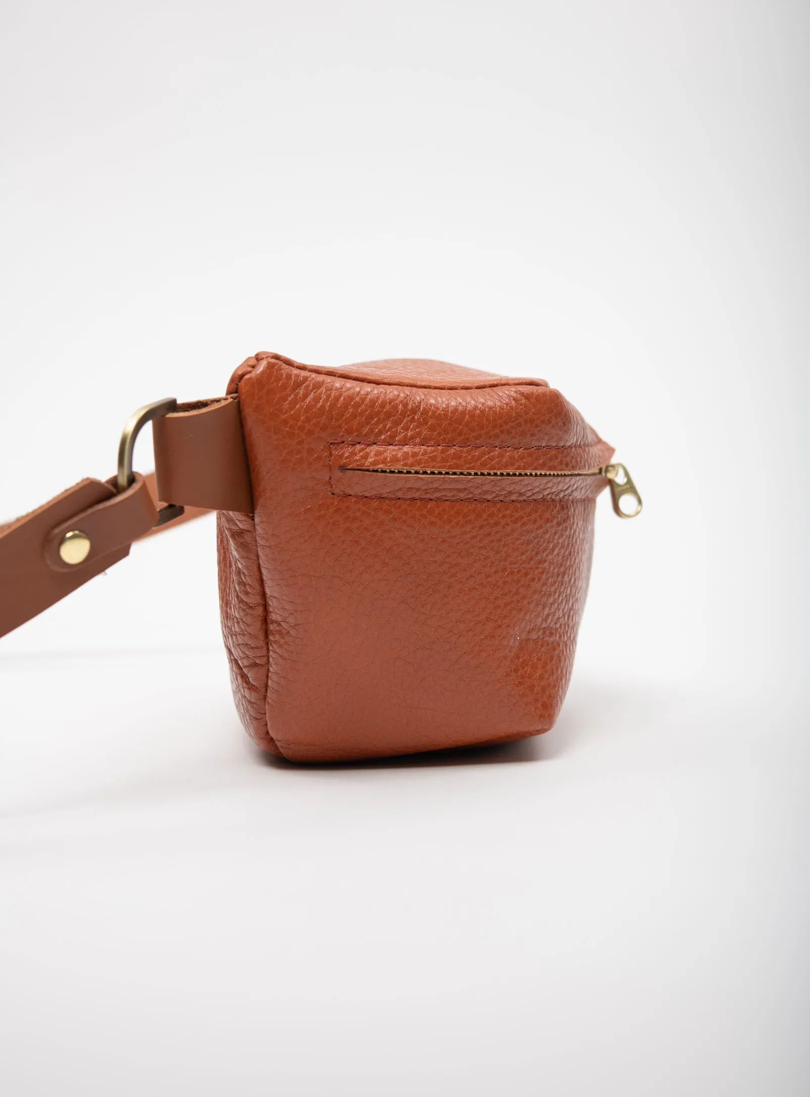 Leather fanny pack MUSA model