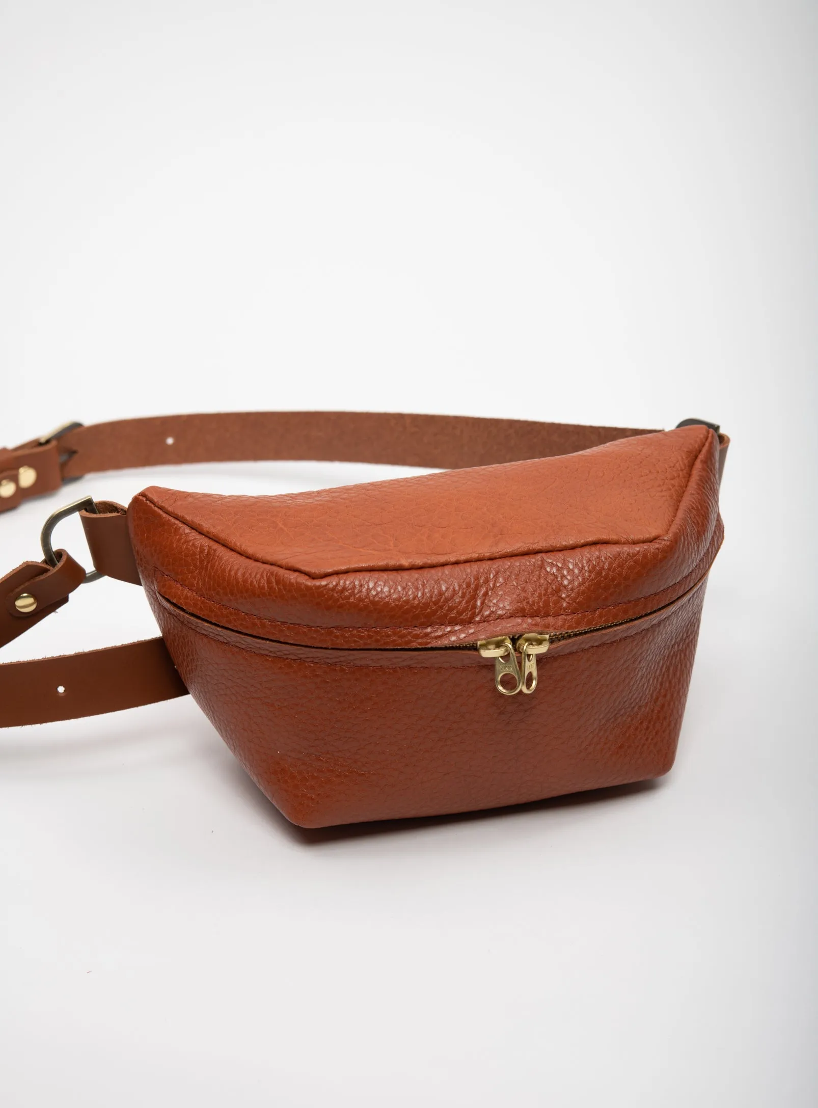 Leather fanny pack MUSA model