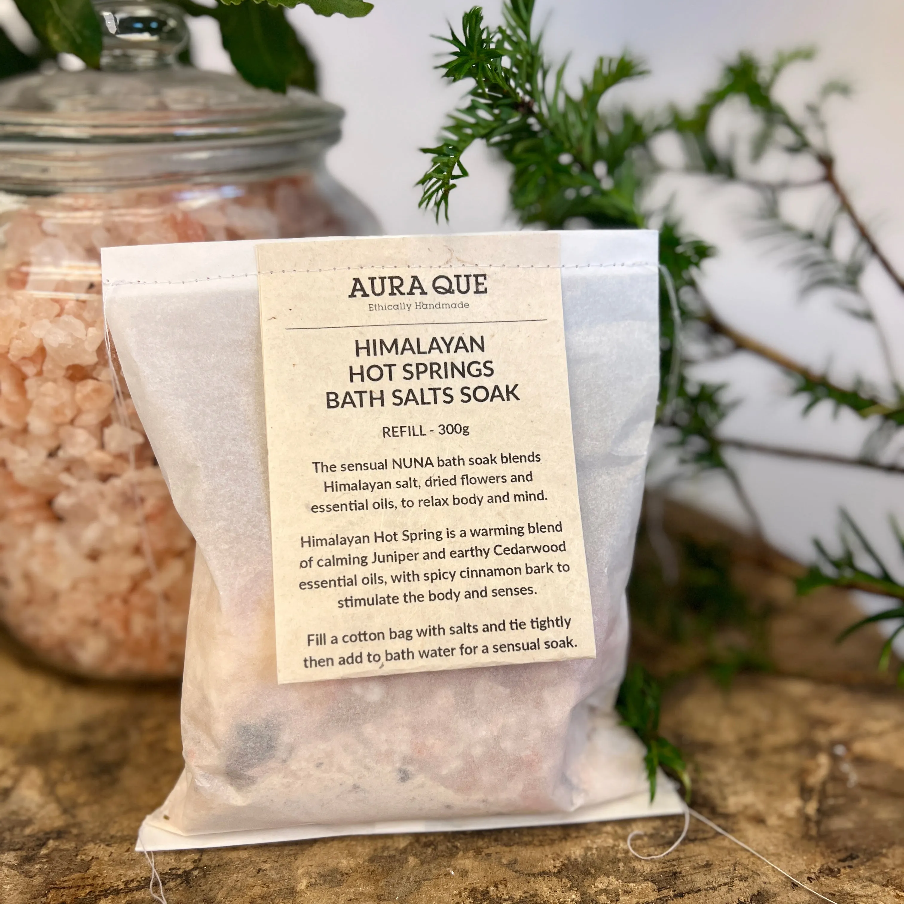 NUNA Relaxing Fragrant Himalayan Salt Bath Soak