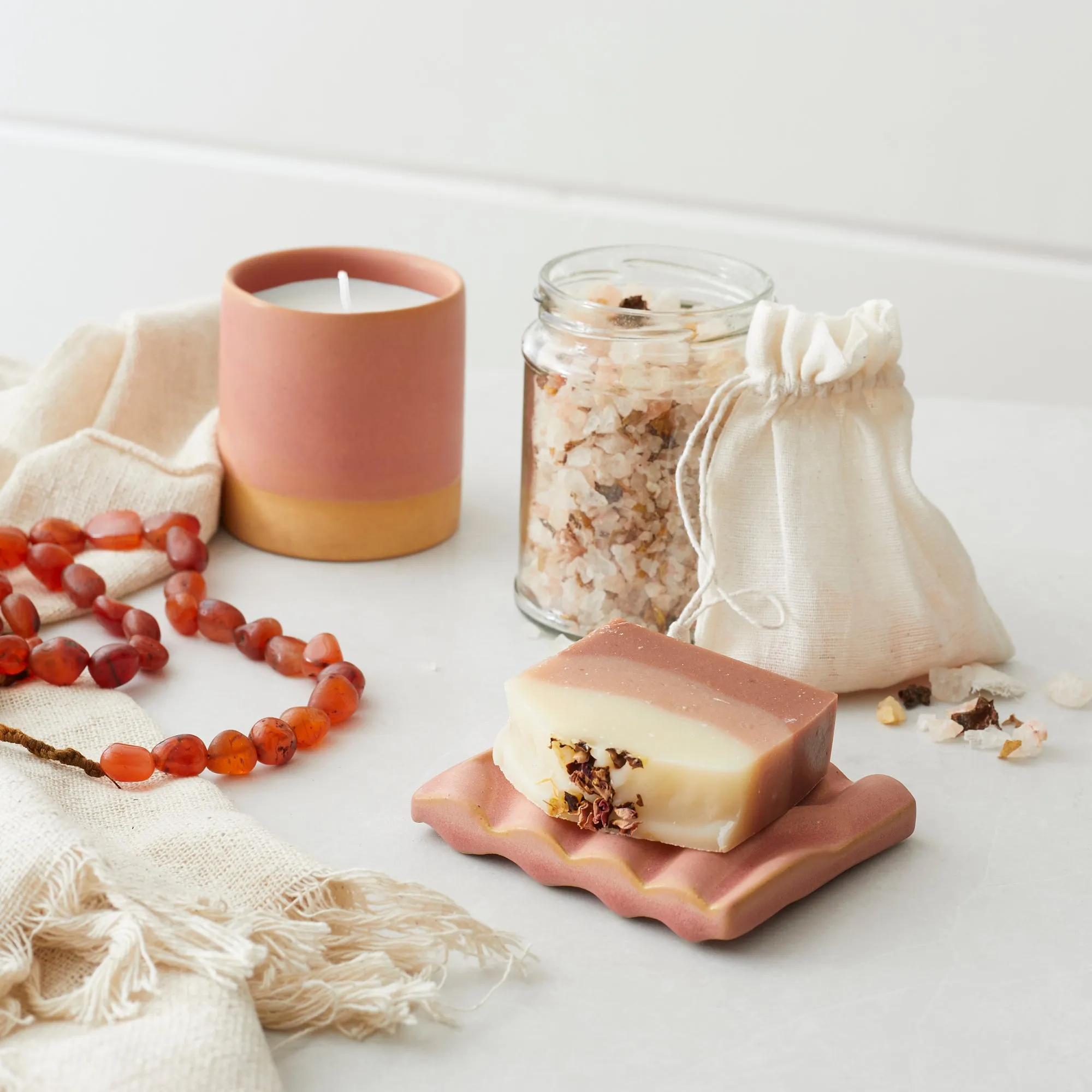 NUNA Relaxing Fragrant Himalayan Salt Bath Soak