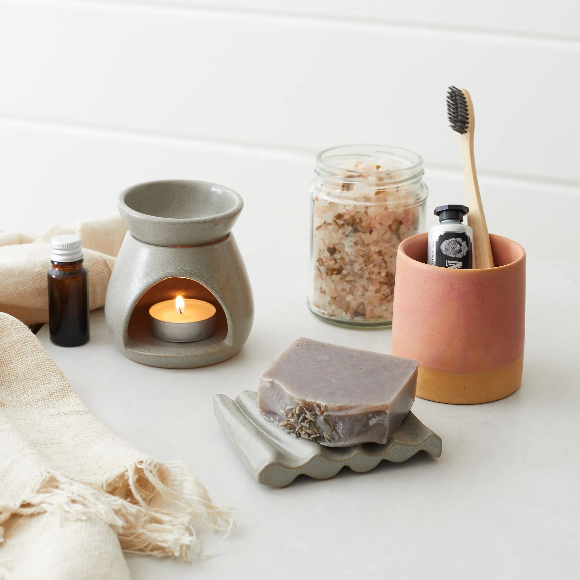 NUNA Relaxing Fragrant Himalayan Salt Bath Soak