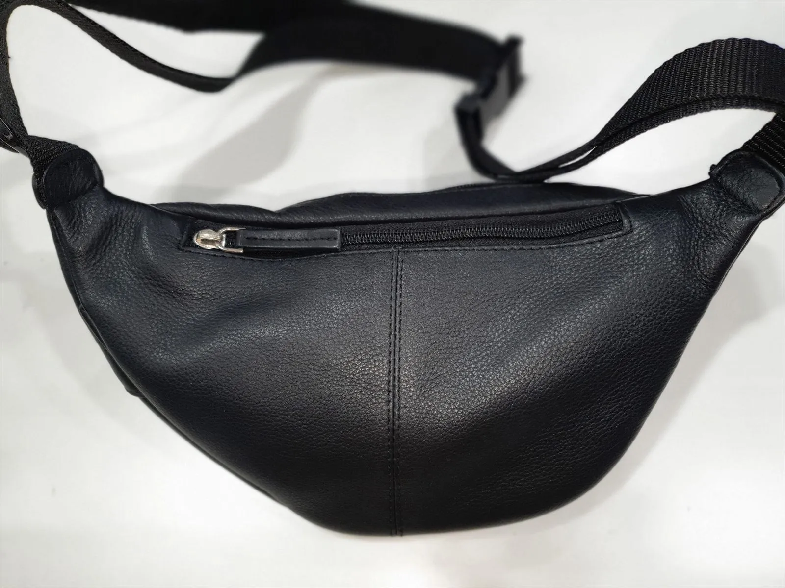 Oran - Kent Leather Pouch Bag black