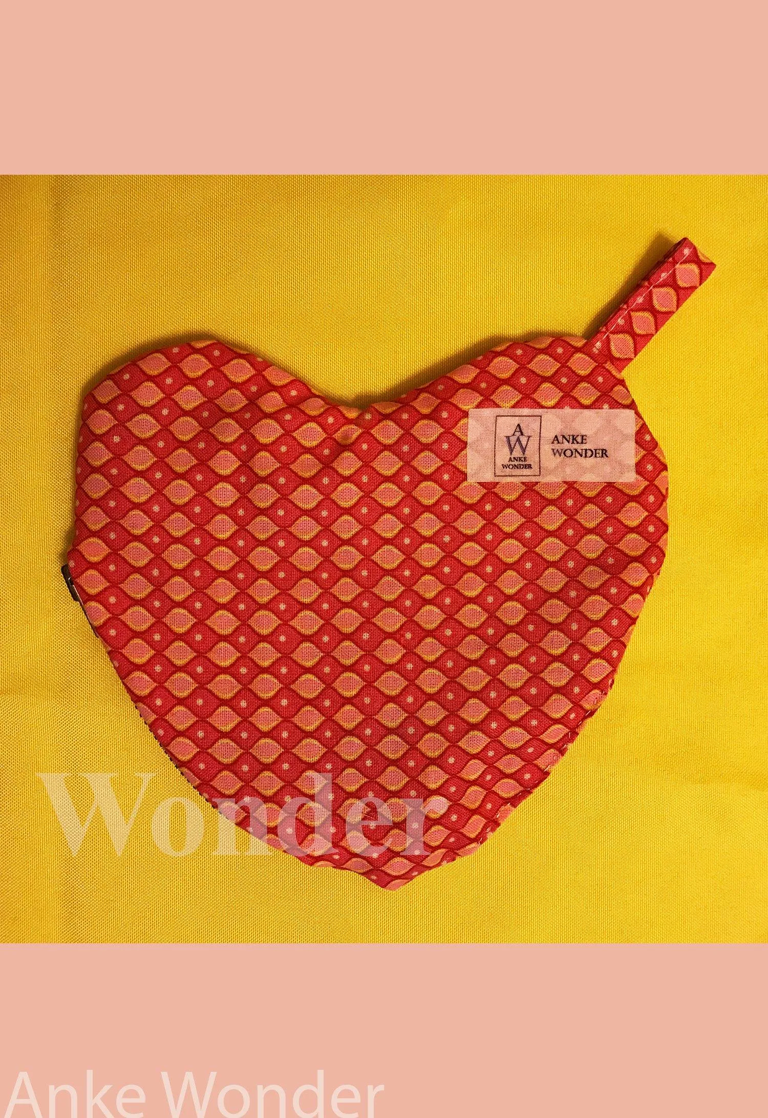 Red Geometric Heart Purse Zipper Closure