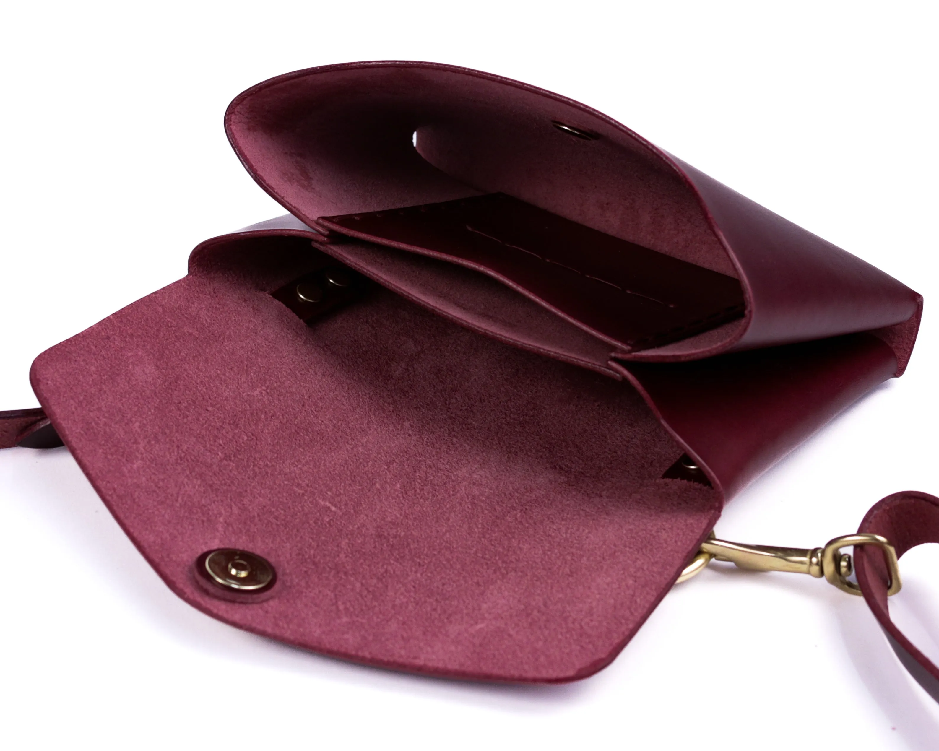 Redington Crossbody: Bordeaux