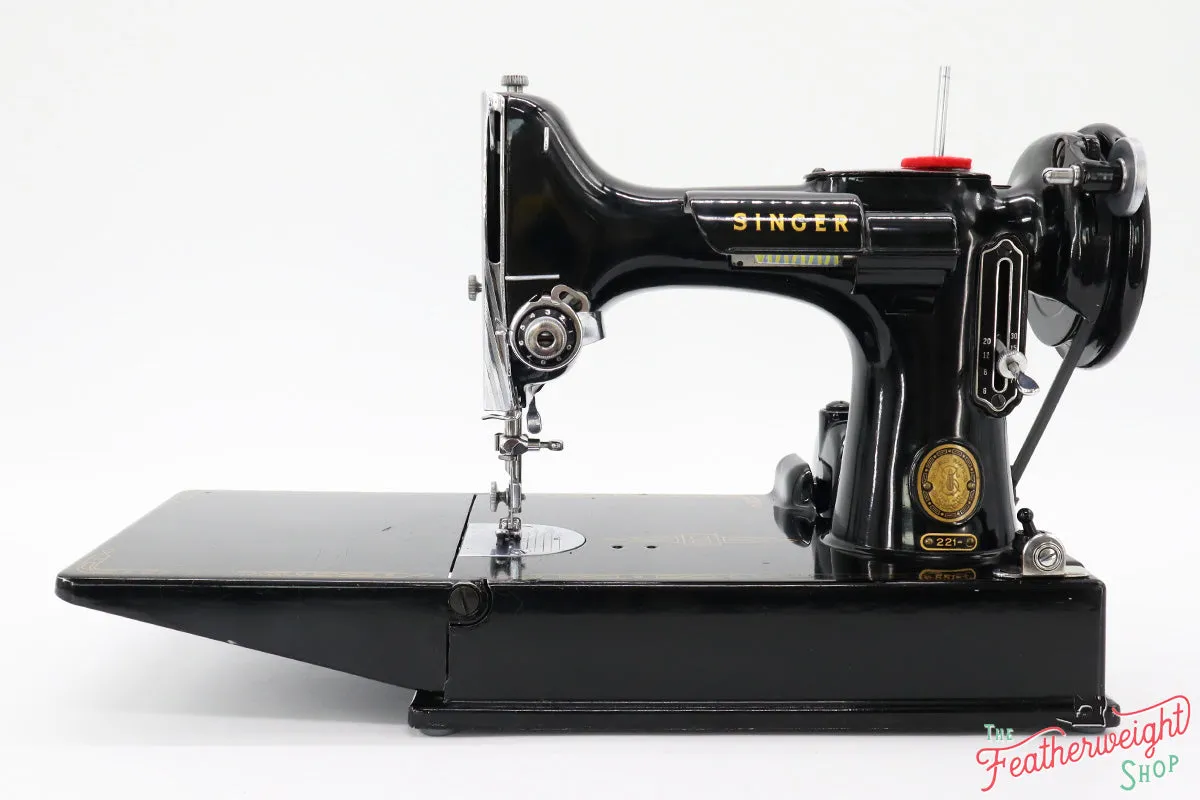 Singer Featherweight 221 Sewing Machine, AM1865**