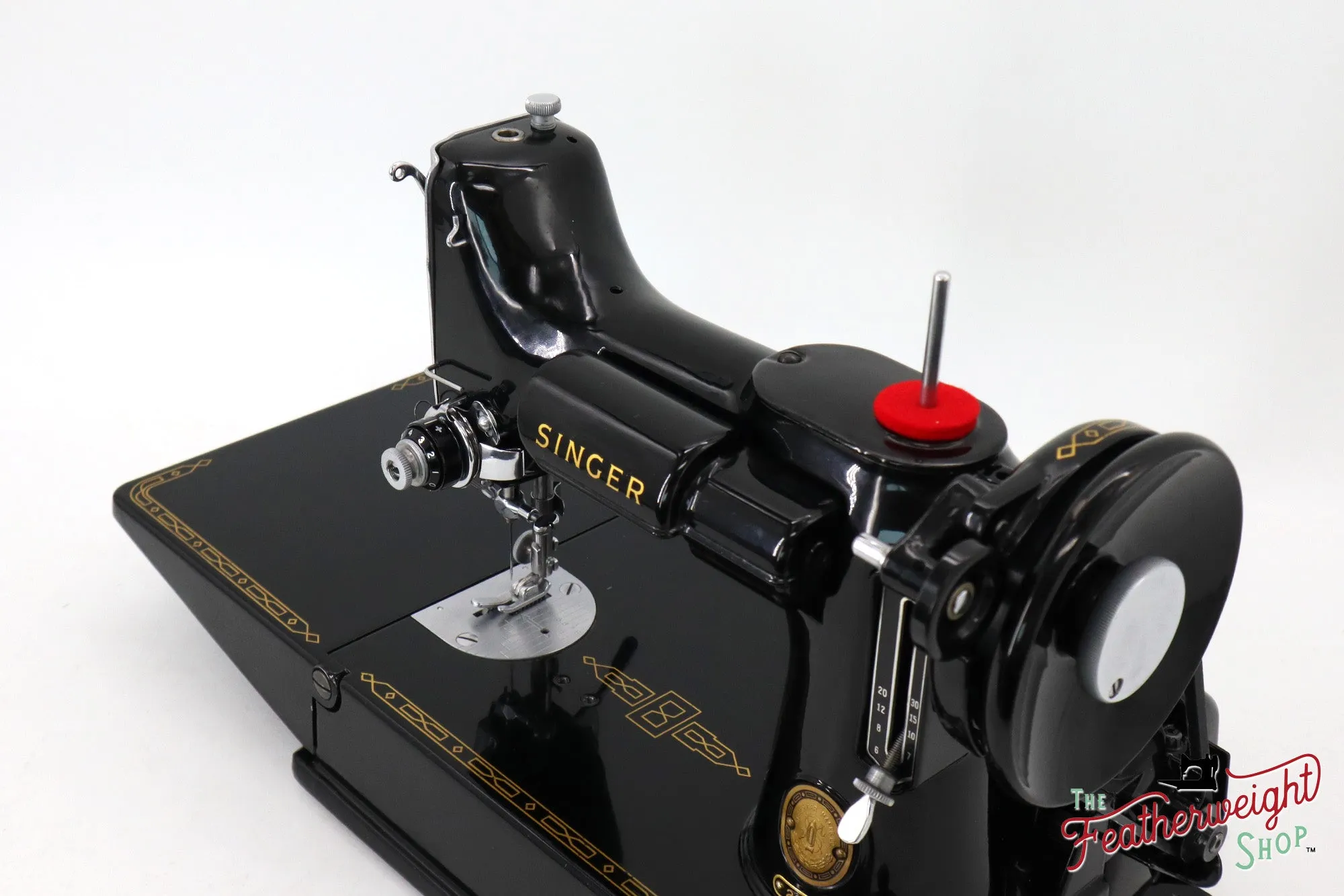 Singer Featherweight 221 Sewing Machine, AM660*** - 1957