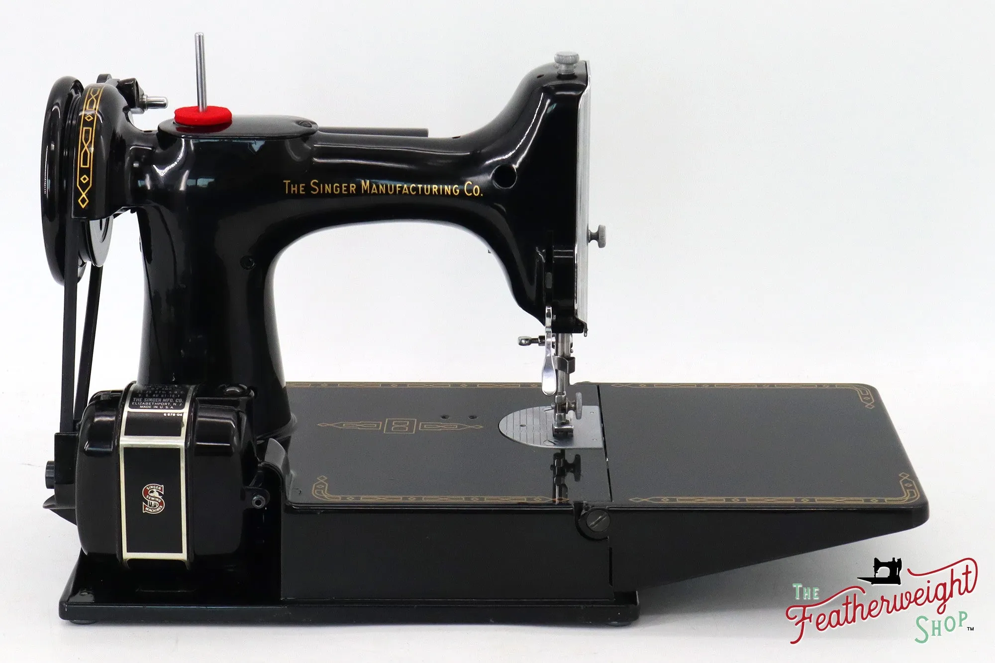 Singer Featherweight 221 Sewing Machine, AM660*** - 1957