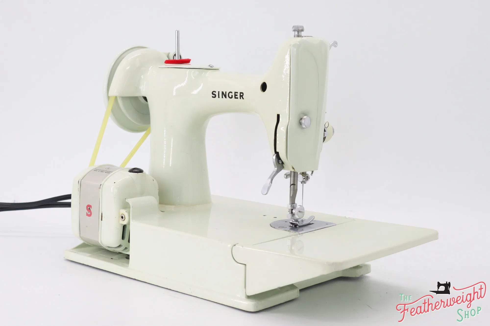 Singer Featherweight 221 Sewing Machine, WHITE - EV915***