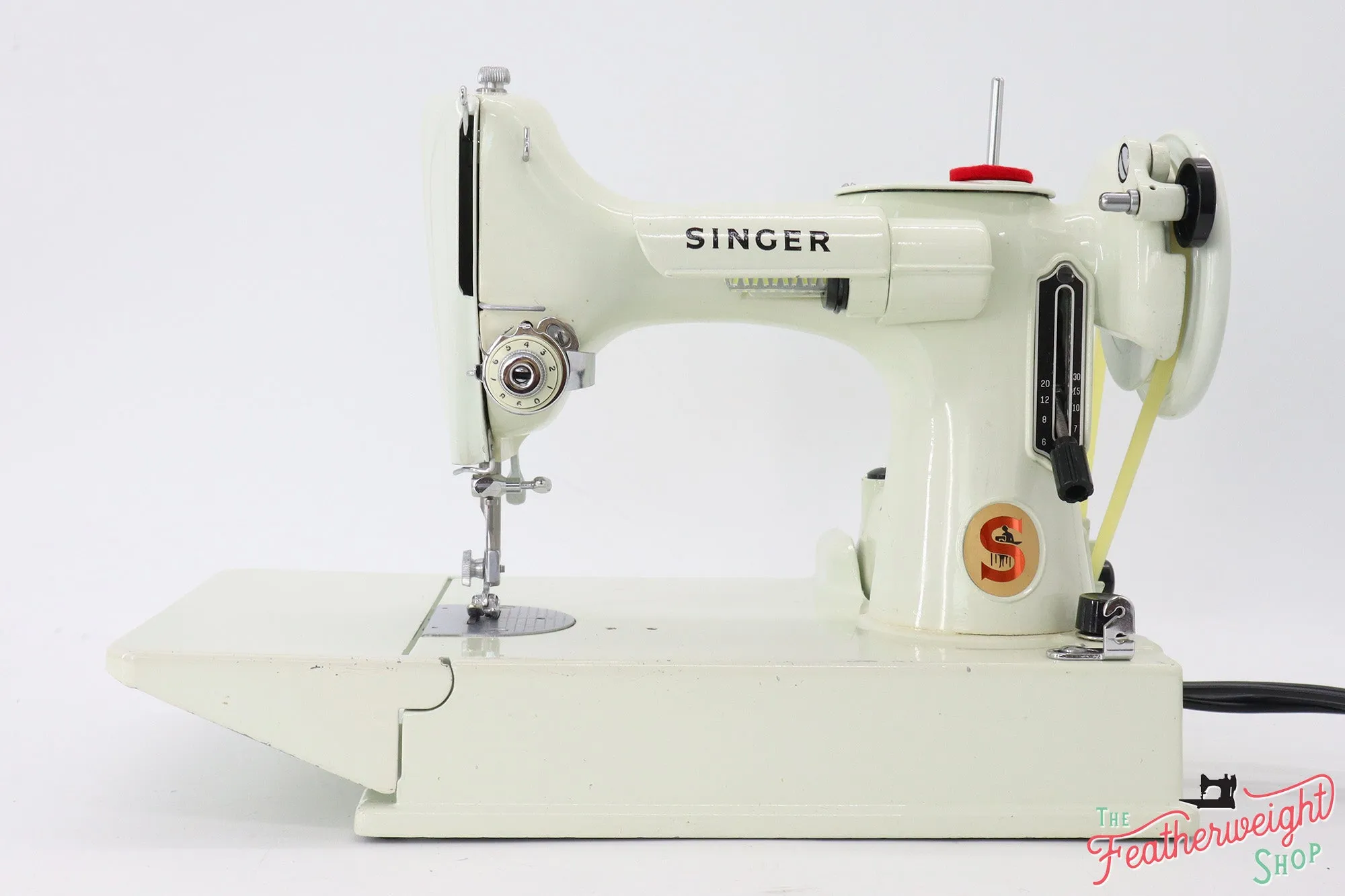 Singer Featherweight 221 Sewing Machine, WHITE - EV915***