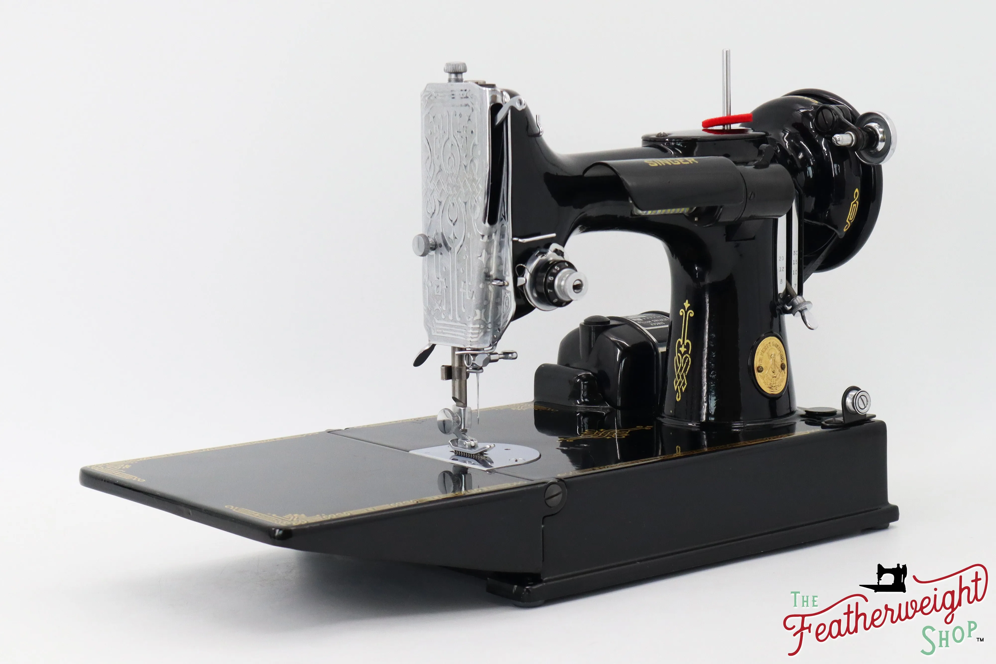 Singer Featherweight 221K Sewing Machine, 1950 - EG303***