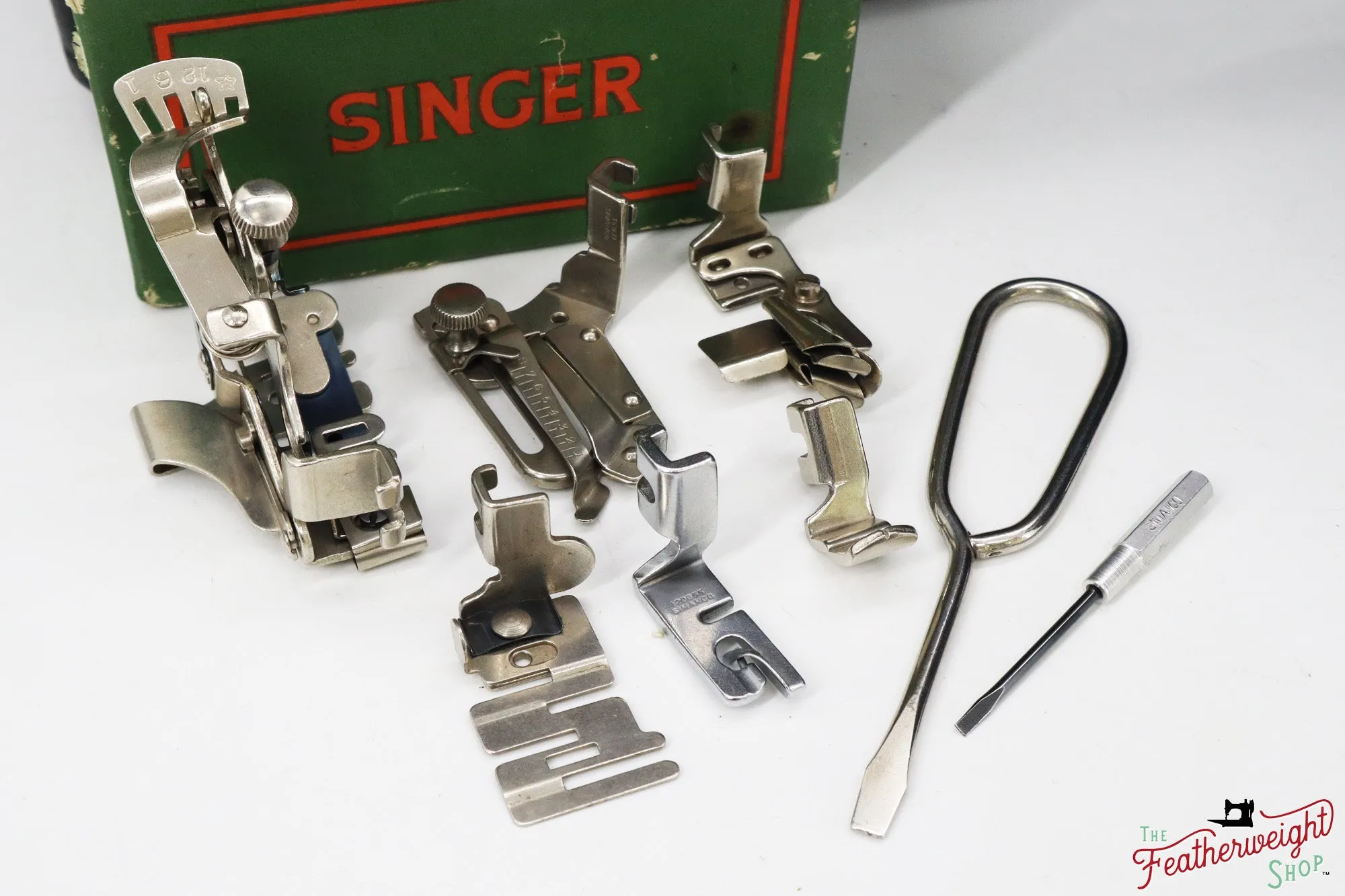 Singer Featherweight 221K Sewing Machine, 1950 - EG303***