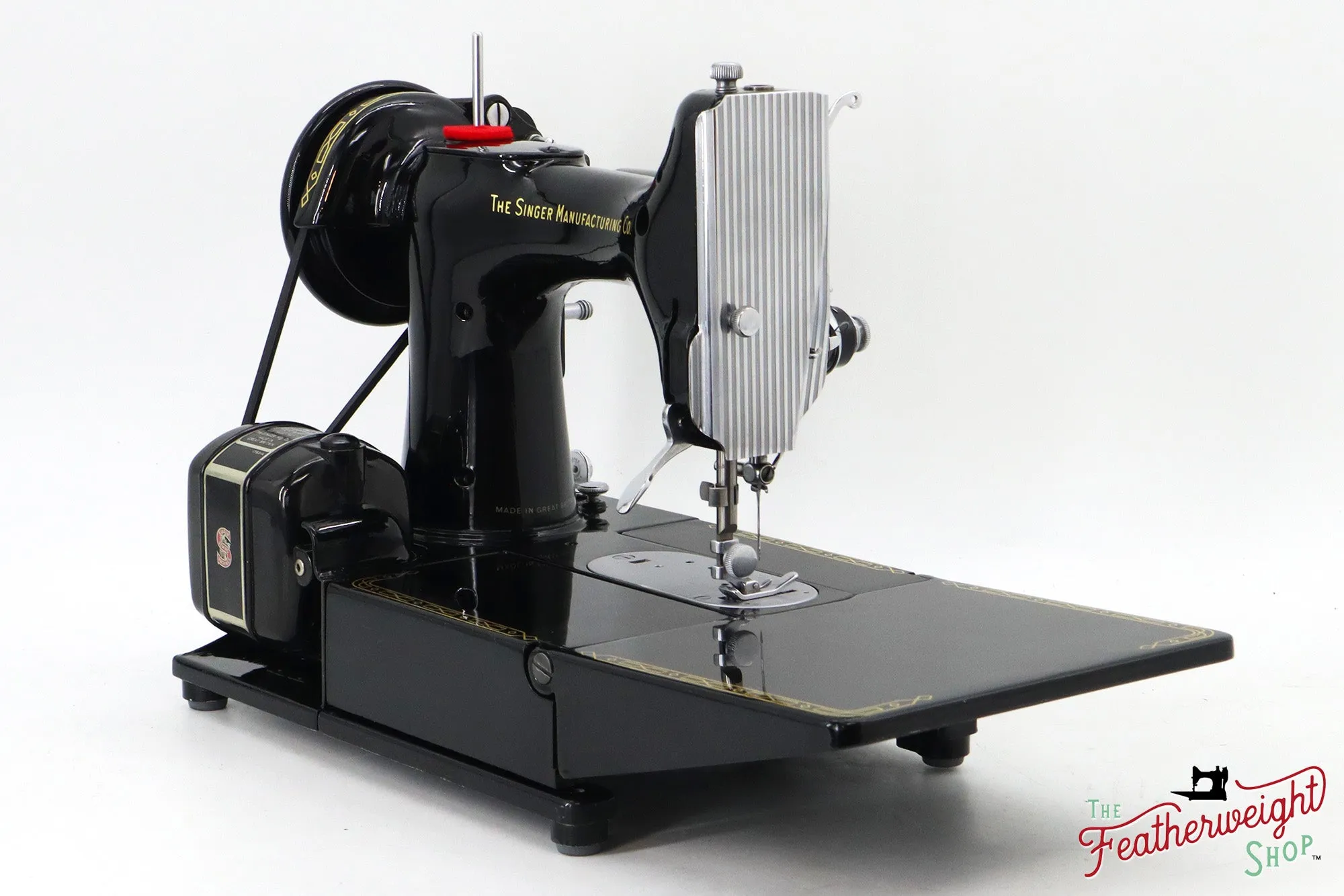 Singer Featherweight 222K Sewing Machine, Red 'S' - ES524*** - 1961