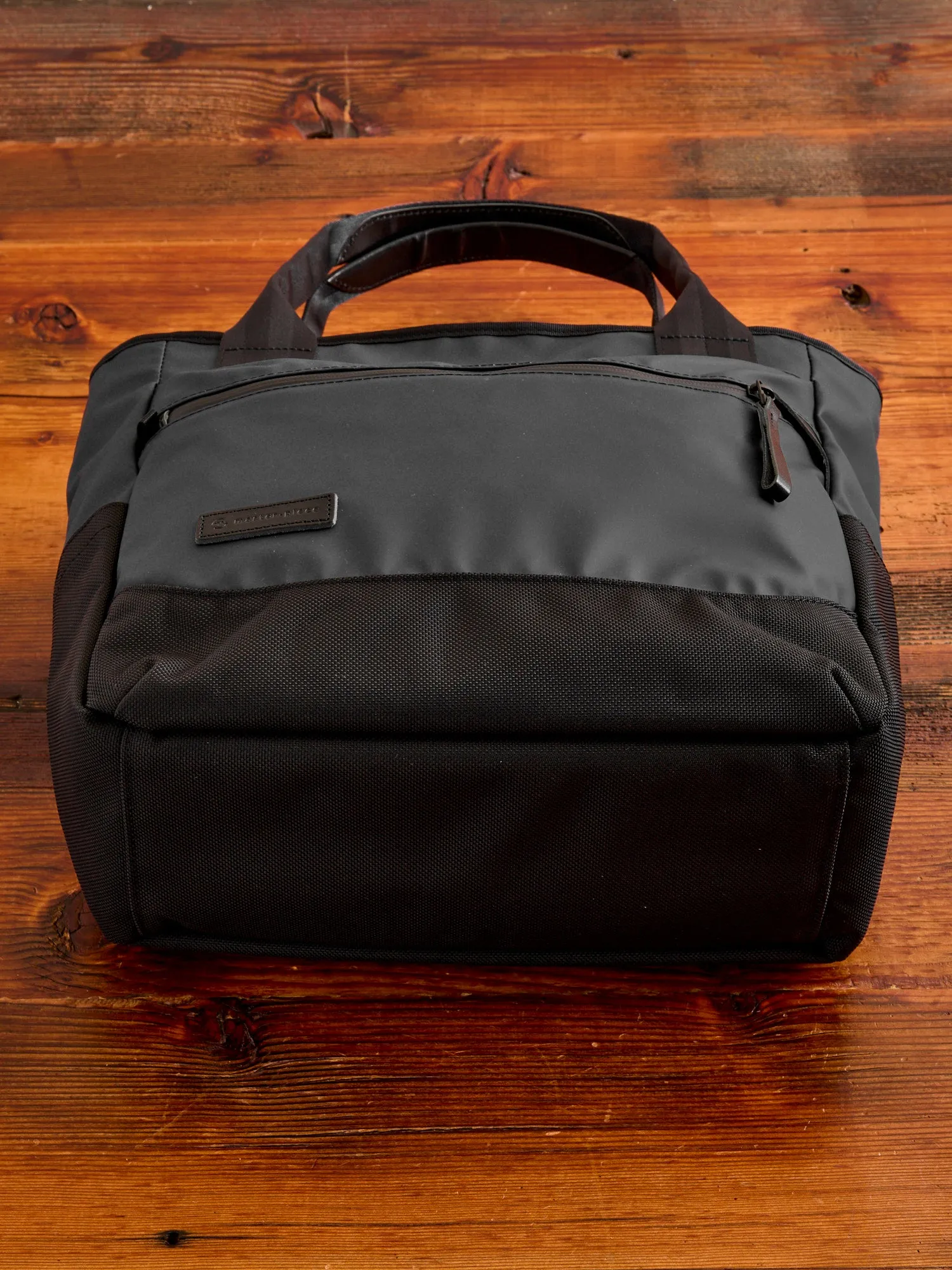 Slick Tote Bag in Black