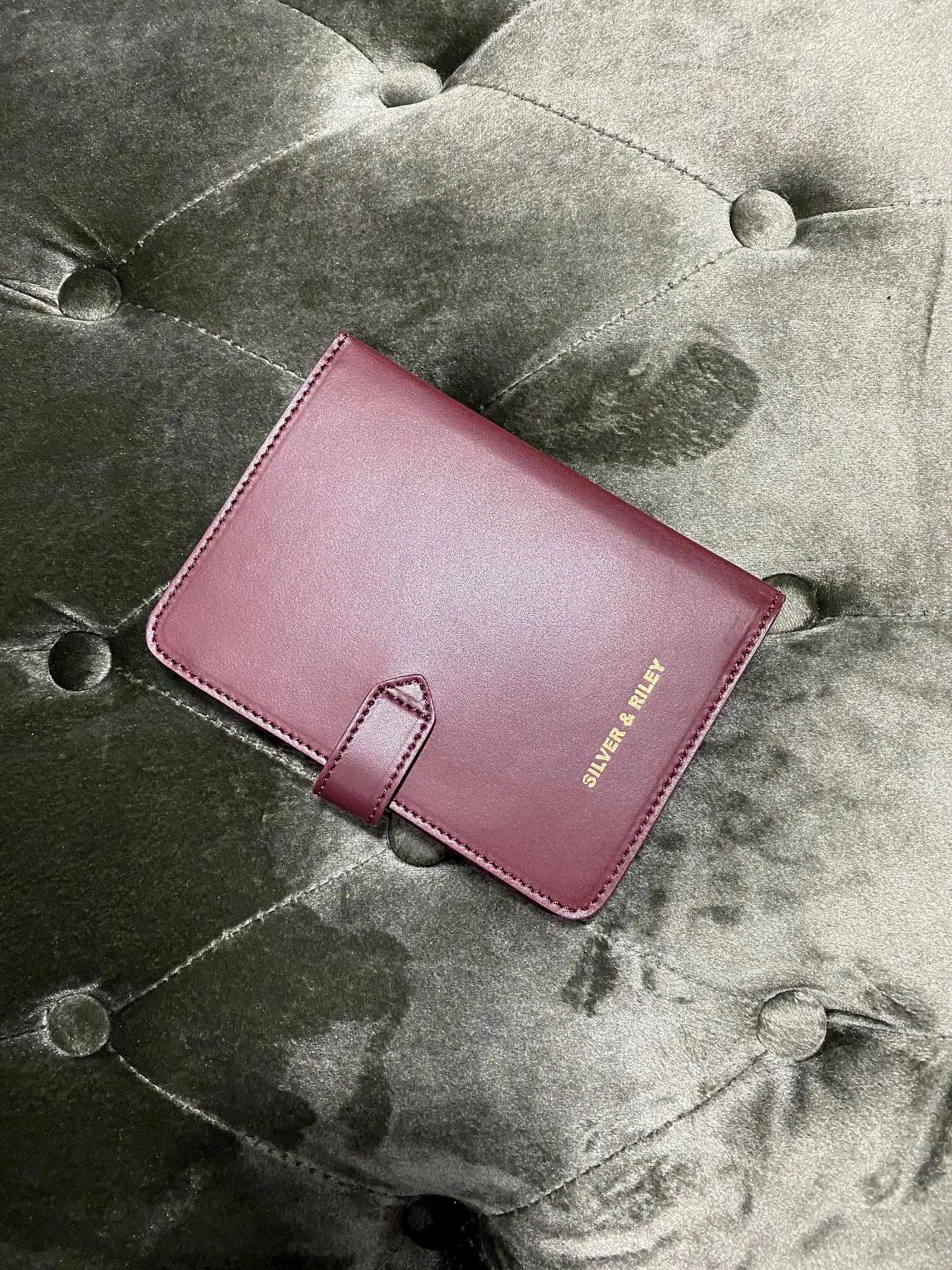 Sydney Leather Passport Holder in Bordeaux Burgundy